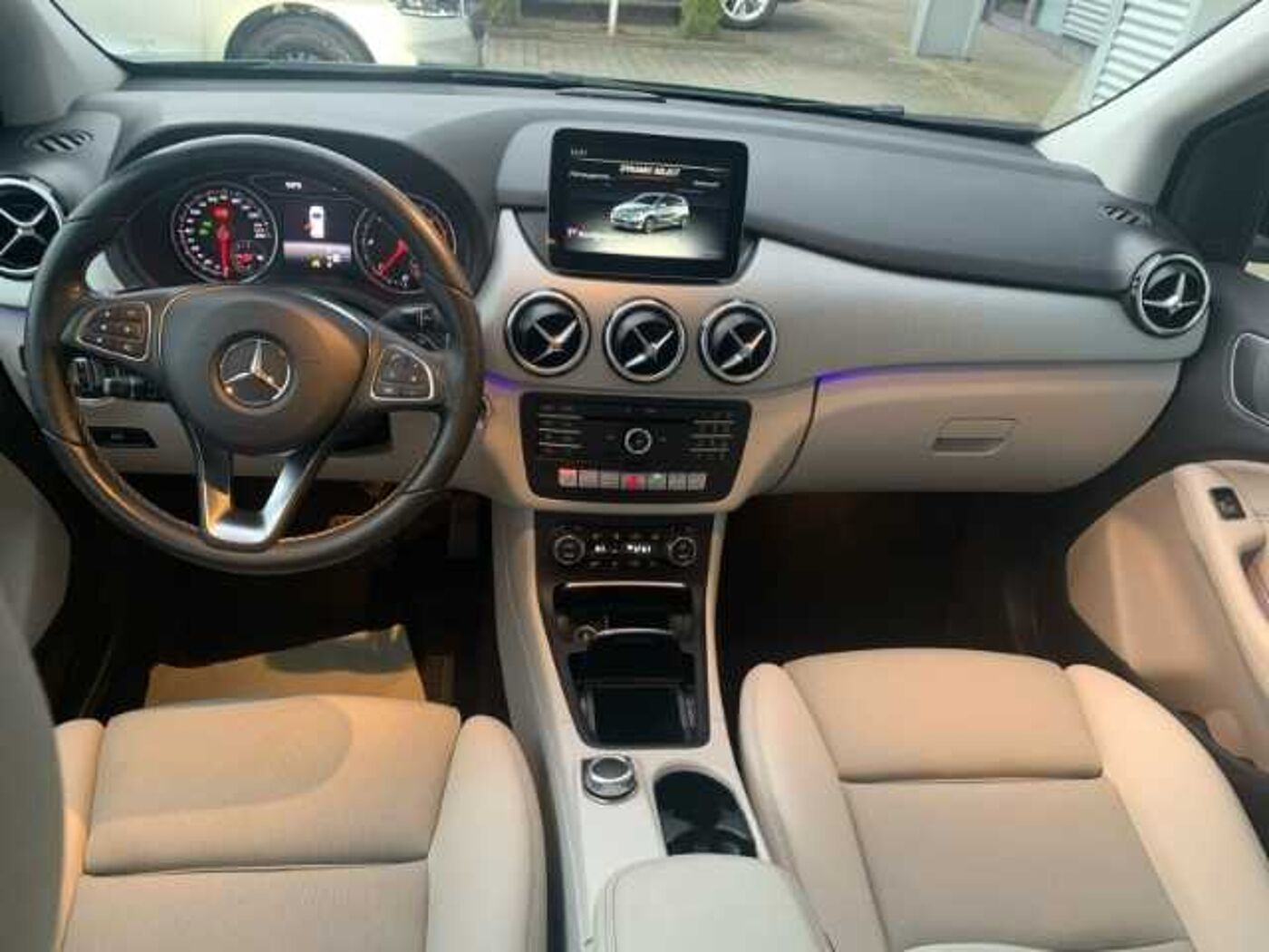 Mercedes-Benz  -Klasse d Score CDI AHK-klappbar Navi Memory Sitze LED Scheinwerferreg.