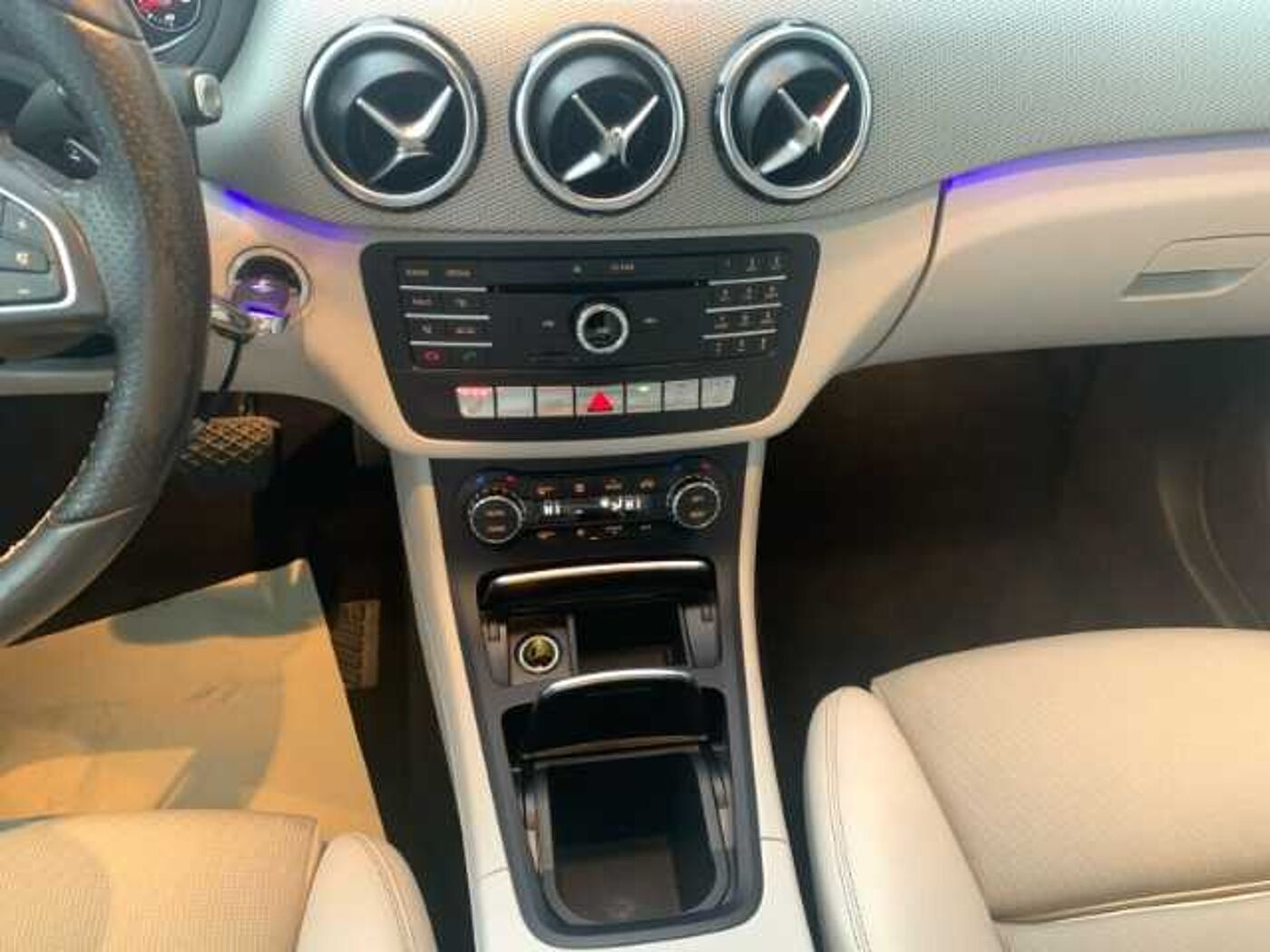 Mercedes-Benz  -Klasse d Score CDI AHK-klappbar Navi Memory Sitze LED Scheinwerferreg.