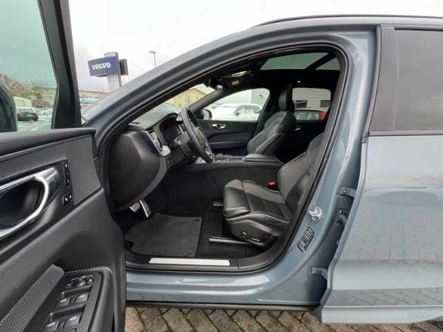 Volvo  R Design 2WD B4 Diesel EU6d AHK Navi digitales Cockpit Memory Sitze Soundsystem