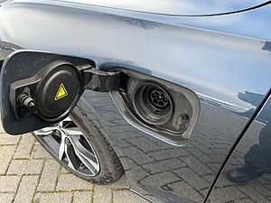 Volvo  Kombi R Design Plug-In Hybrid AWD Twin Engine EU6d-T R-Design AHK Sitzheizung Na